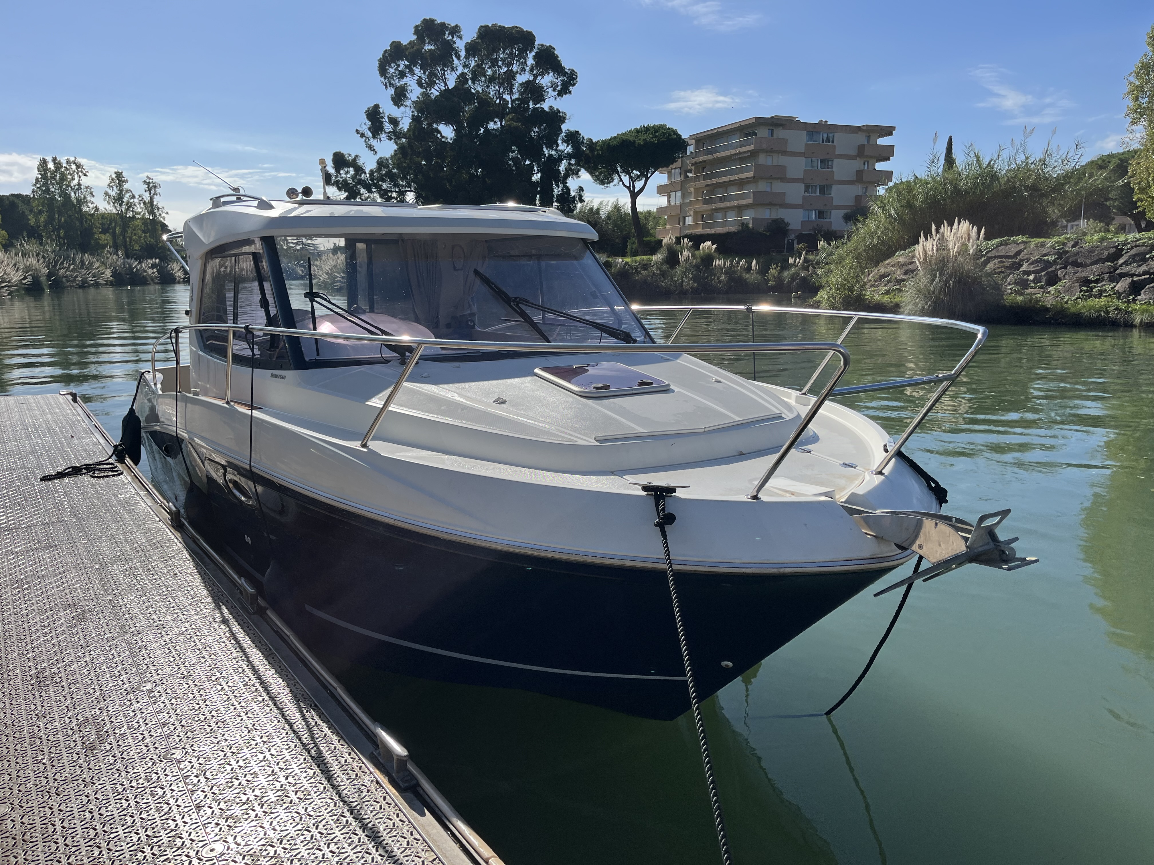 slider 15 Beneteau Antares 880